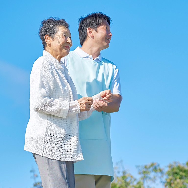 介護士として携わる場合
